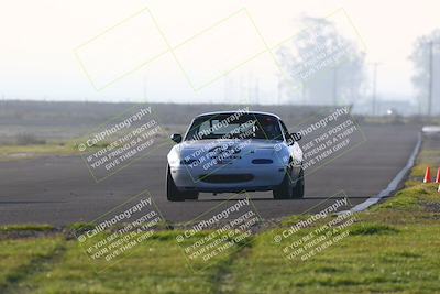 media/Jan-18-2026-CalClub SCCA (Sun) [[8bc6468723]]/Group 7 Race/Turn 1/